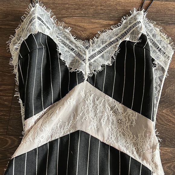 Vatanika Dress - Picture 6 of 7